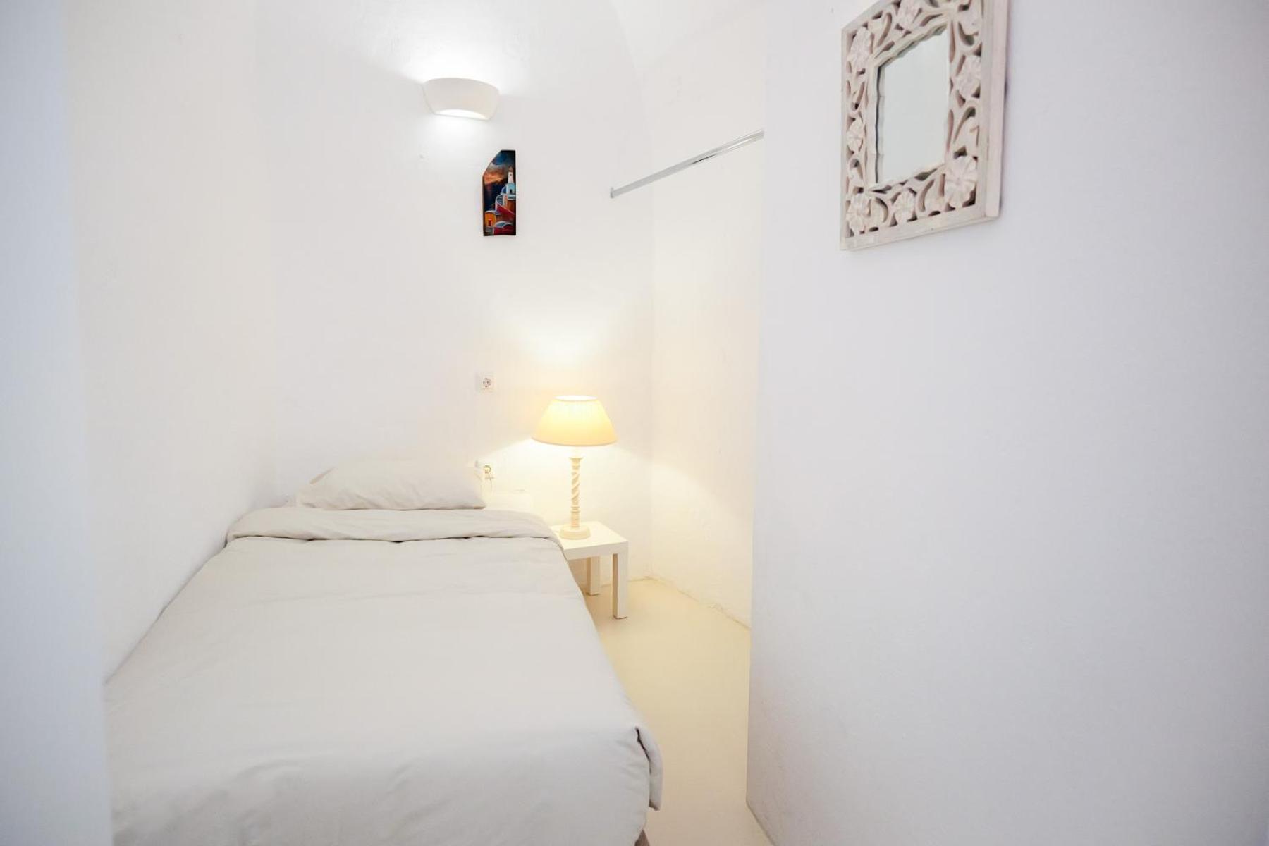 1906 Cave Villa Apartament Pýrgos