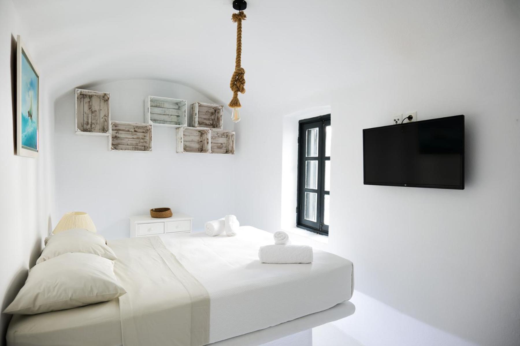 1906 Cave Villa
